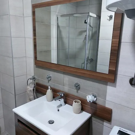Akva Park Apartment *